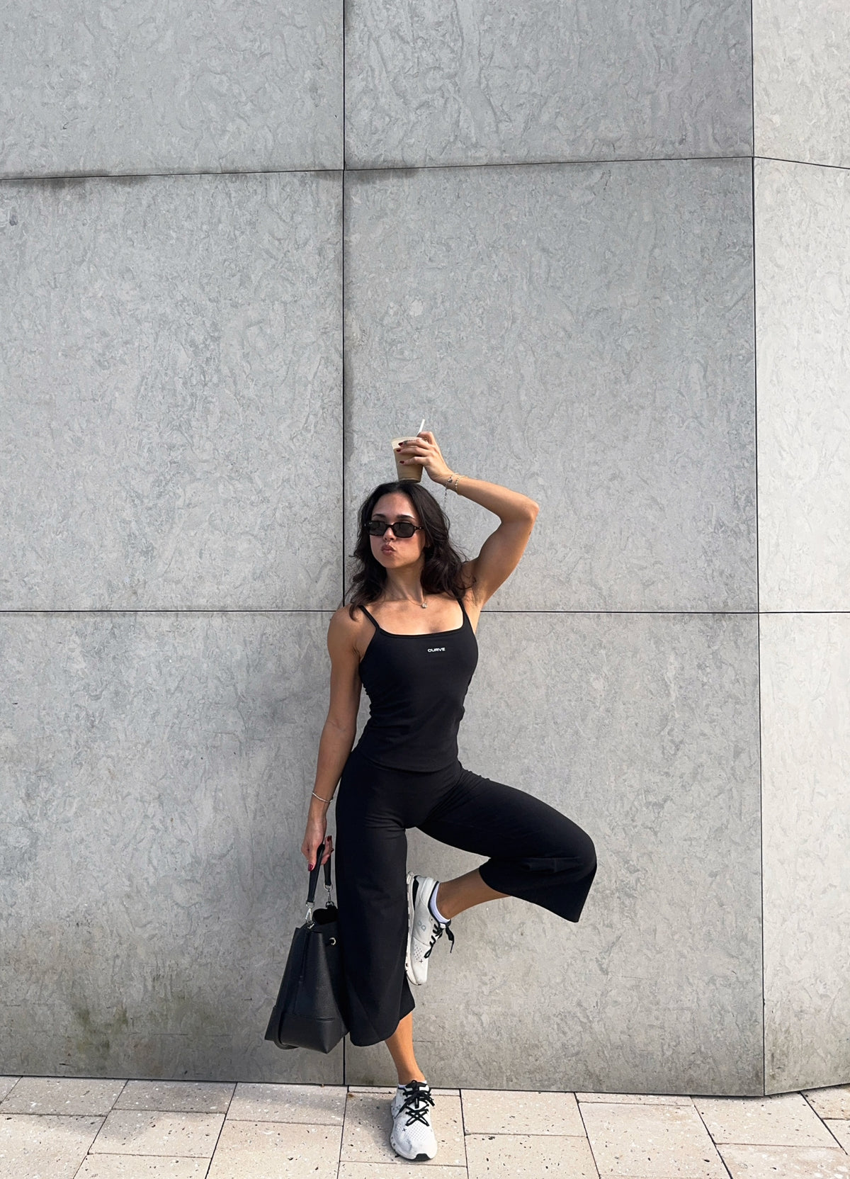 Mode Capri — Black